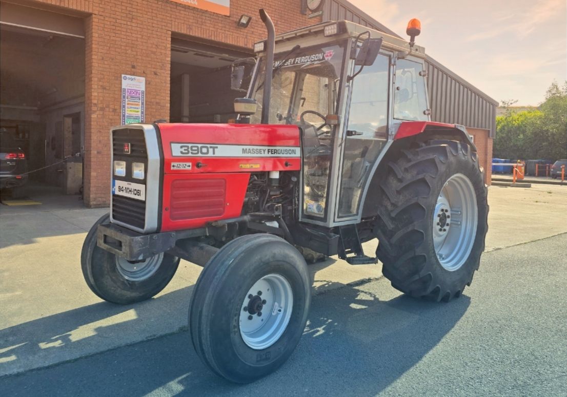 Massey Ferguson 390T